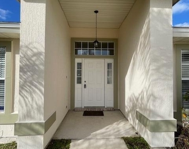 5009 Grand Lakes Drive S - Photo Thumbnail 5
