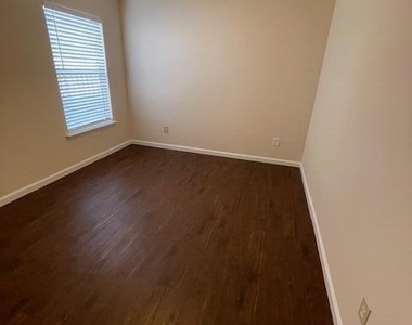 5009 Grand Lakes Drive S - Photo Thumbnail 35