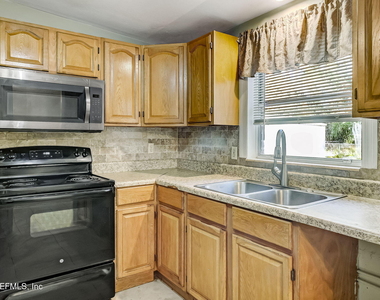 3223 Victoria Park Road - Photo Thumbnail 11
