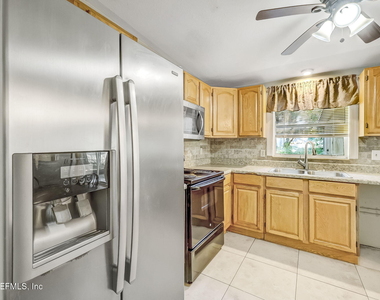 3223 Victoria Park Road - Photo Thumbnail 9