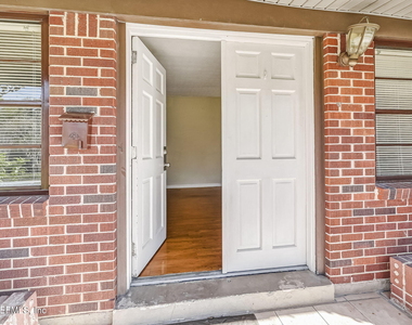 3223 Victoria Park Road - Photo Thumbnail 5