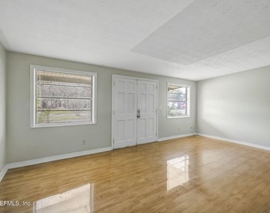 3223 Victoria Park Road - Photo Thumbnail 7