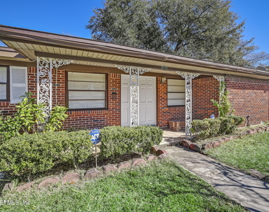 3223 Victoria Park Road - Photo Thumbnail 3