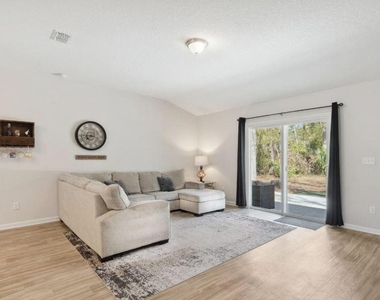 13543 Saddlewood Parkway - Photo Thumbnail 5