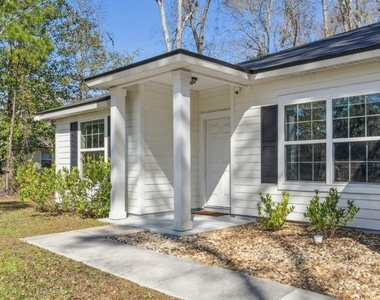 13543 Saddlewood Parkway - Photo Thumbnail 2