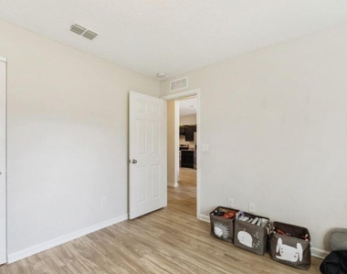 13543 Saddlewood Parkway - Photo Thumbnail 22