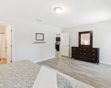 13543 Saddlewood Parkway - Photo Thumbnail 16