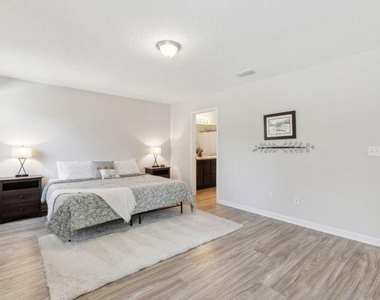 13543 Saddlewood Parkway - Photo Thumbnail 15