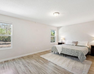 13543 Saddlewood Parkway - Photo Thumbnail 14