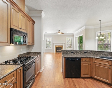 5105 Foliage Way - Photo Thumbnail 4