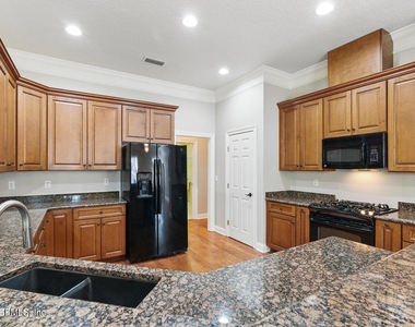 5105 Foliage Way - Photo Thumbnail 3