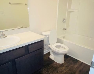 440 Aralia Lane - Photo Thumbnail 7