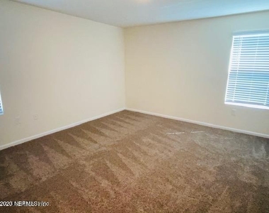 440 Aralia Lane - Photo Thumbnail 6