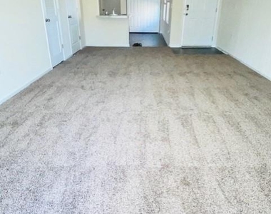 440 Aralia Lane - Photo Thumbnail 3