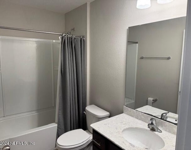 7816 Island Fox Road - Photo Thumbnail 9