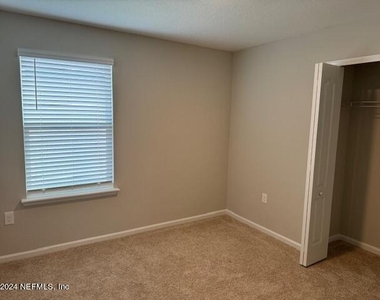 7816 Island Fox Road - Photo Thumbnail 7