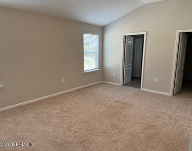 7816 Island Fox Road - Photo Thumbnail 4