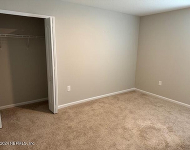 7816 Island Fox Road - Photo Thumbnail 8