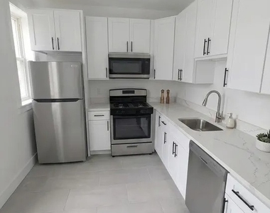1945 W Augusta Avenue - Photo Thumbnail 1