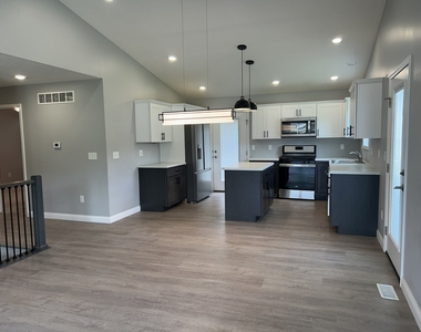 35 Winding Way - Photo Thumbnail 2