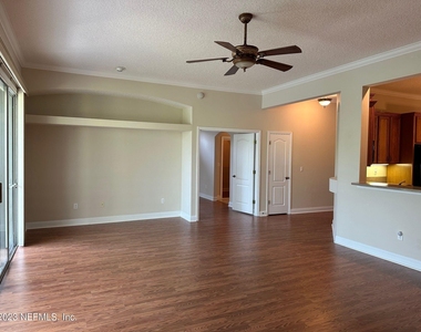 1439 Barrington Circle - Photo Thumbnail 8