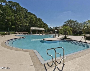 1439 Barrington Circle - Photo Thumbnail 35