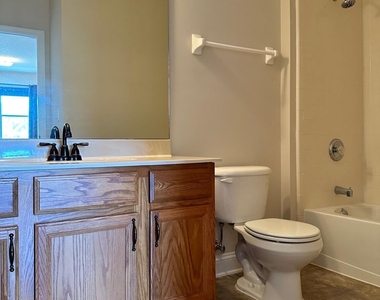 1439 Barrington Circle - Photo Thumbnail 24