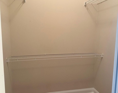 1439 Barrington Circle - Photo Thumbnail 11