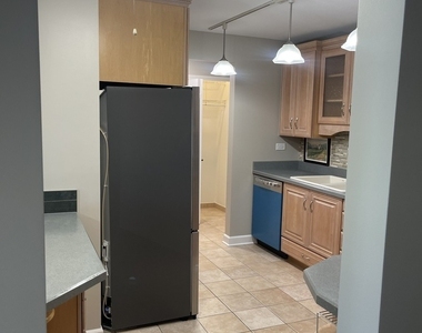 1405 E Central Road - Photo Thumbnail 7