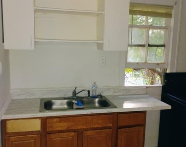 1104 Tyler Street - Photo Thumbnail 11