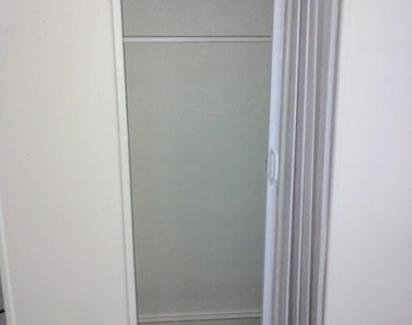 1104 Tyler Street - Photo Thumbnail 6