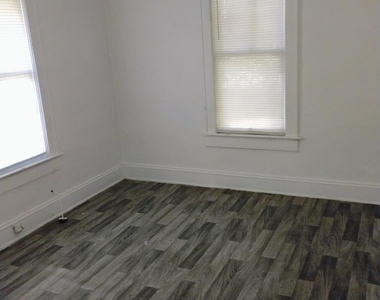 1104 Tyler Street - Photo Thumbnail 4