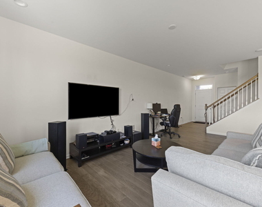 4200 Calder Lane - Photo Thumbnail 9