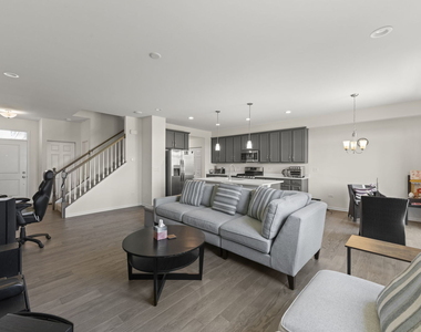 4200 Calder Lane - Photo Thumbnail 8