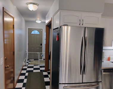 904 S Edward Street - Photo Thumbnail 5