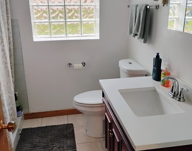 904 S Edward Street - Photo Thumbnail 14