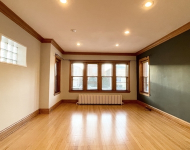 4943 N Marmora Avenue - Photo Thumbnail 4