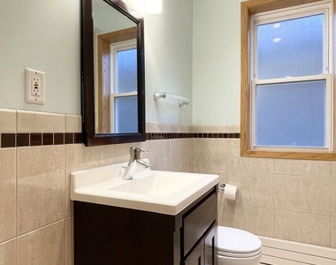 4943 N Marmora Avenue - Photo Thumbnail 11
