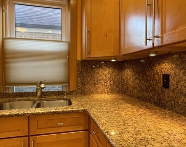 4943 N Marmora Avenue - Photo Thumbnail 8