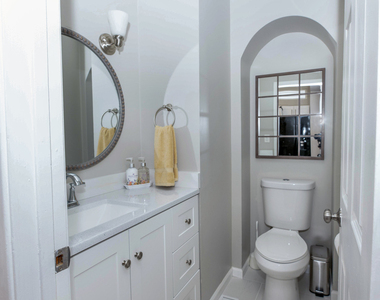 2718 W Washington Boulevard - Photo Thumbnail 5