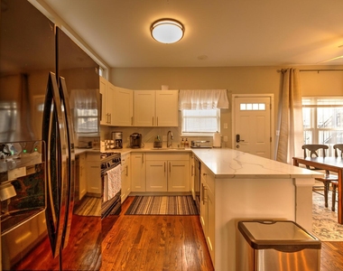 2718 W Washington Boulevard - Photo Thumbnail 4