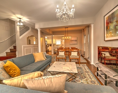 2718 W Washington Boulevard - Photo Thumbnail 1