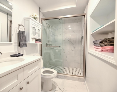 2718 W Washington Boulevard - Photo Thumbnail 11