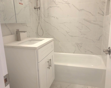 607 N Wells Street - Photo Thumbnail 10