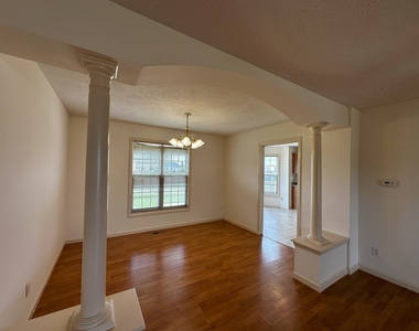 3922 Wild Flower Drive - Photo Thumbnail 8