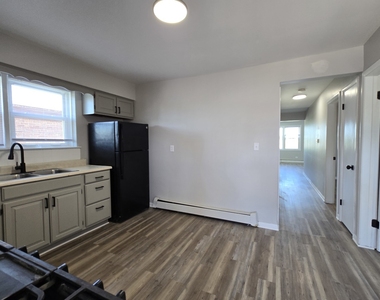 525 25th Avenue - Photo Thumbnail 3