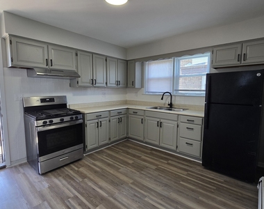 525 25th Avenue - Photo Thumbnail 1