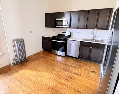 3212 W Altgeld Street - Photo Thumbnail 2