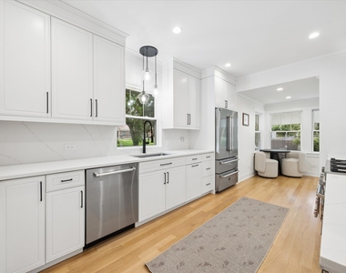 146 E Maple Street - Photo Thumbnail 4