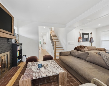 146 E Maple Street - Photo Thumbnail 2